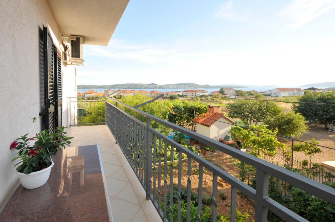 Roso Apartment With Sea View Trogir Exterior foto