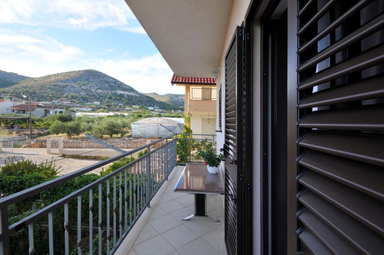 Roso Apartment With Sea View Trogir Exterior foto