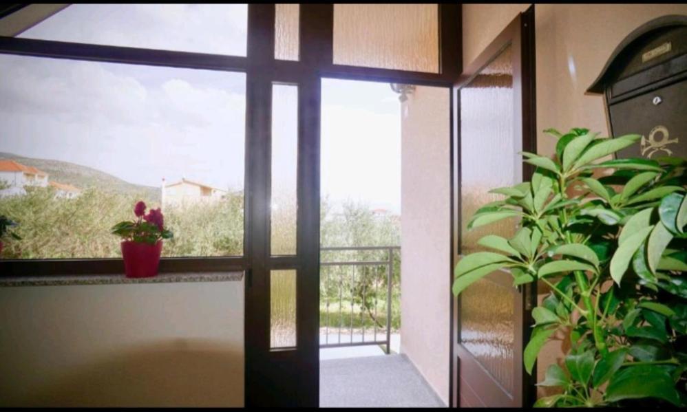 Roso Apartment With Sea View Trogir Exterior foto